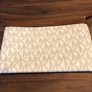 Michael Kors wristlet
